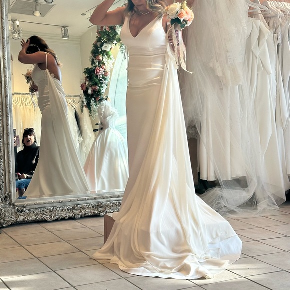 Jana Ann Couture Wedding Dress! - Picture 1 of 7